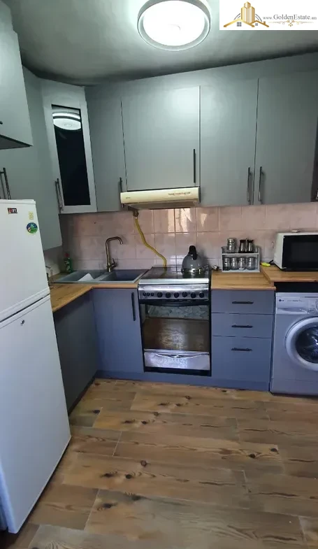 2 սենյականոց բնակարան Կոմիտասի պողոտայում Արաբկիրում, 50 քմ, բարձր առաստաղներ, քարե շենք