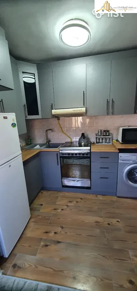 2 սենյականոց բնակարան Կոմիտասի պողոտայում Արաբկիրում, 50 քմ, բարձր առաստաղներ, քարե շենք