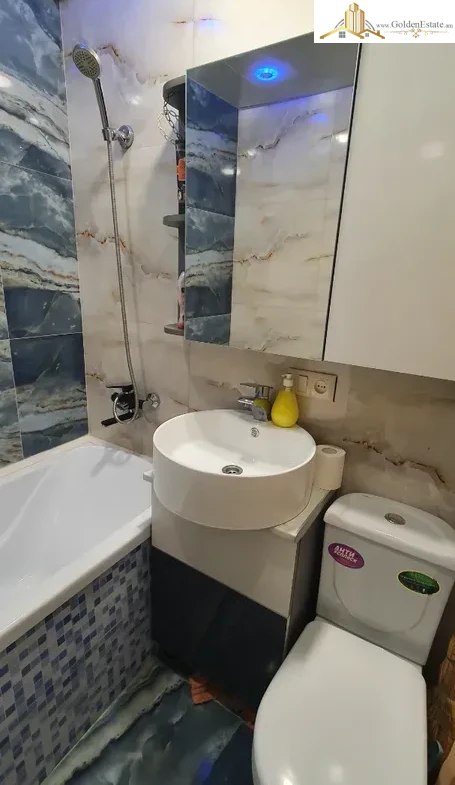 2 սենյականոց բնակարան Կոմիտասի պողոտայում Արաբկիրում, 50 քմ, բարձր առաստաղներ, քարե շենք