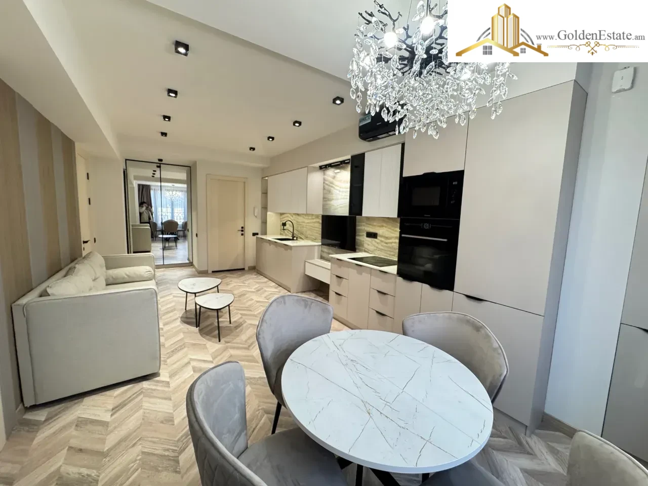 3 սենյականոց բնակարան Օրբելի եղբայրների փողոցում կենտրոնում, 47 քմ, 4/8 հարկ, բարձր առաստաղներ