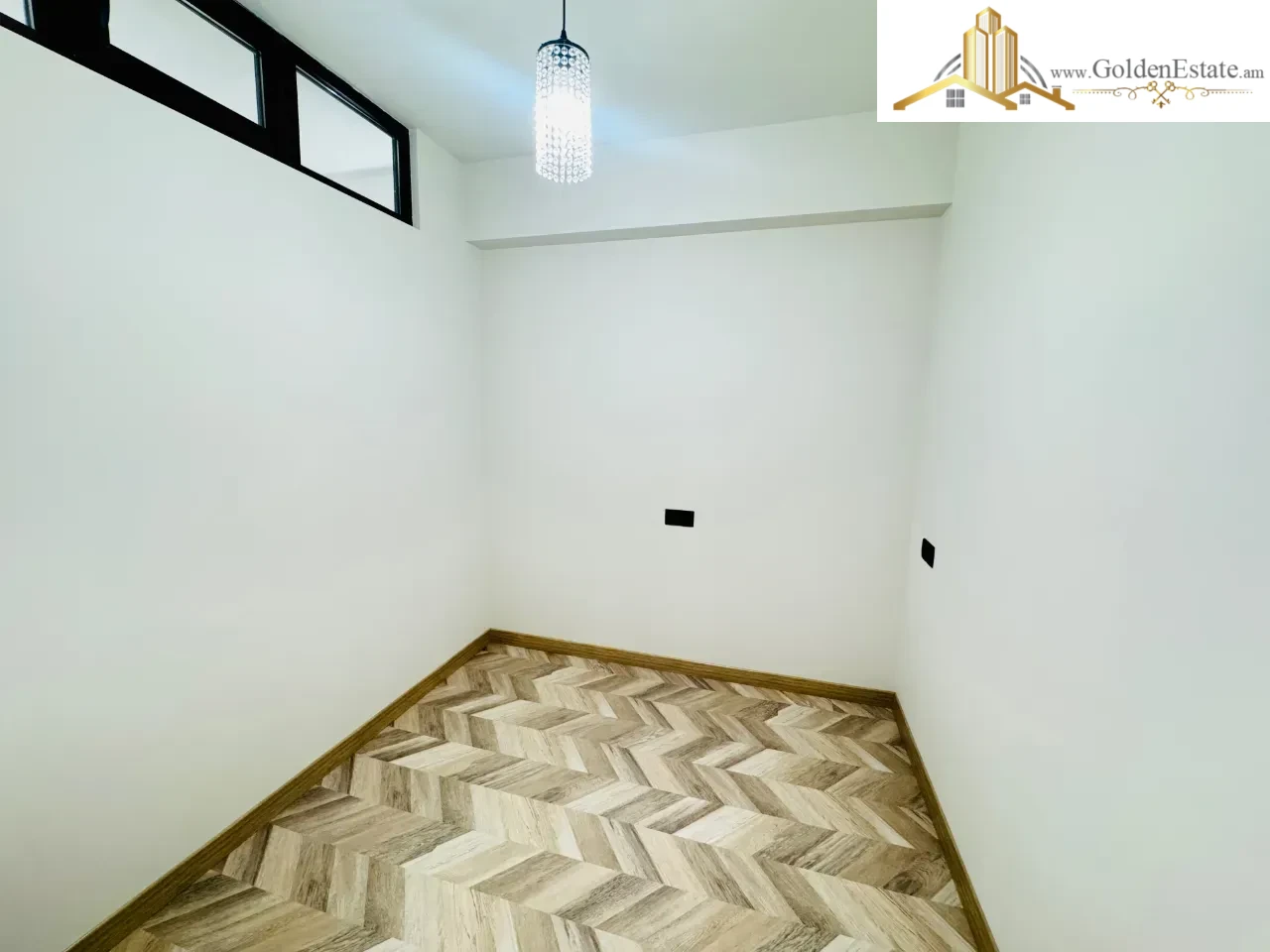 3 սենյականոց բնակարան Օրբելի եղբայրների փողոցում կենտրոնում, 47 քմ, 4/8 հարկ, բարձր առաստաղներ