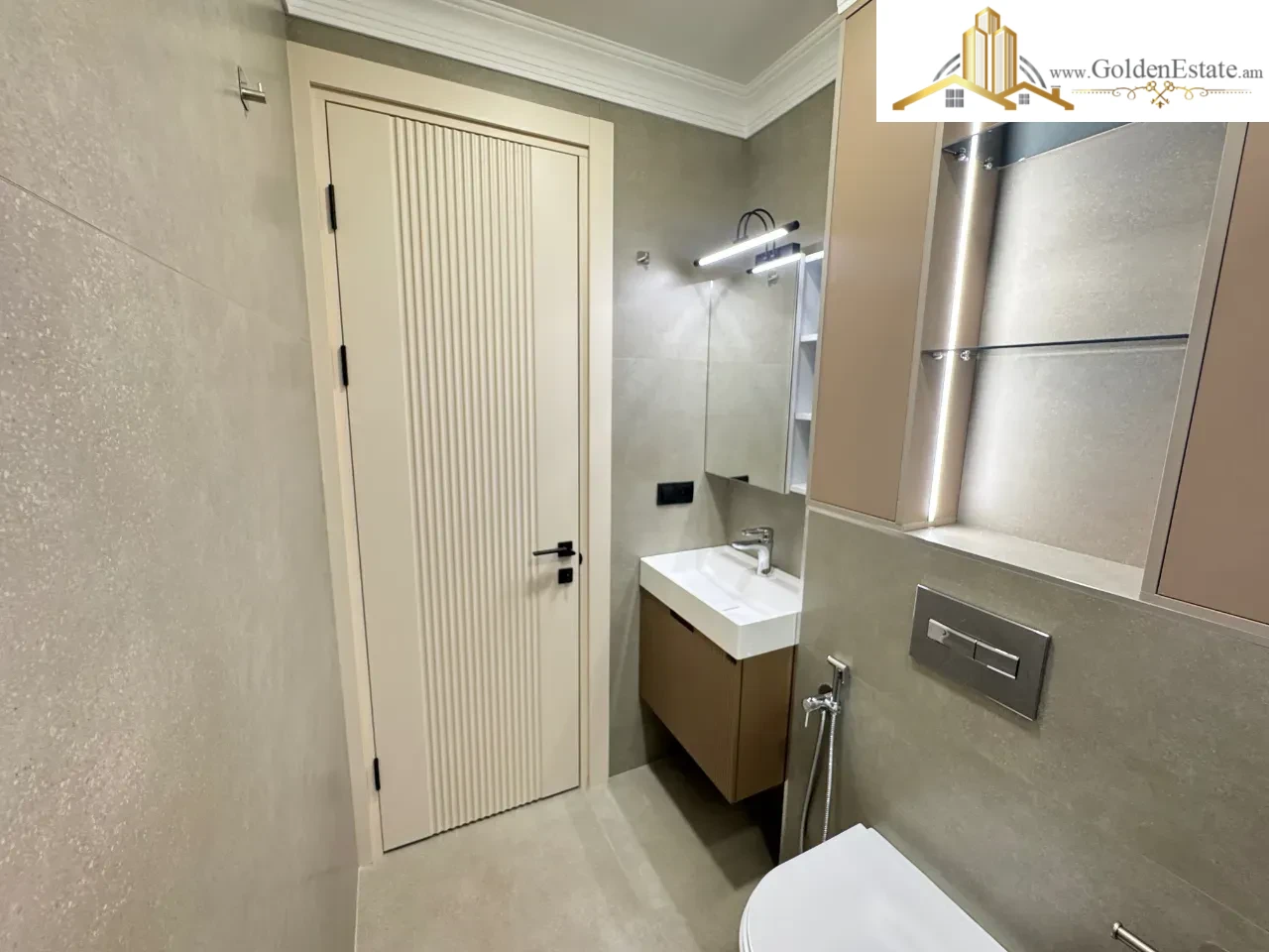 3 սենյականոց բնակարան Օրբելի եղբայրների փողոցում կենտրոնում, 47 քմ, 4/8 հարկ, բարձր առաստաղներ