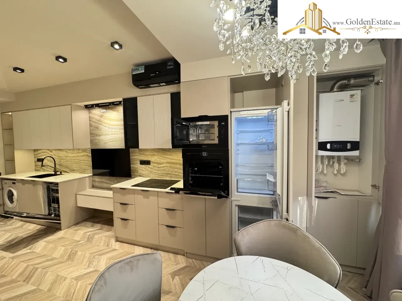 3 սենյականոց բնակարան Օրբելի եղբայրների փողոցում կենտրոնում, 47 քմ, 4/8 հարկ, բարձր առաստաղներ