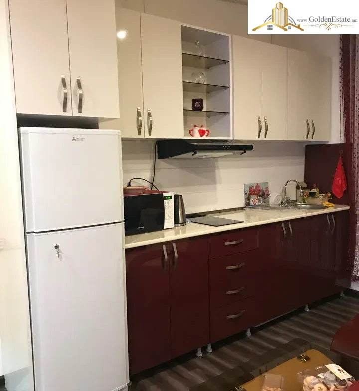 2 սենյականոց բնակարան Կիևյան փողոցի 1-ին նրբանցքում Արաբկիրում, 40 քմ, 2/5 հարկ, բարձր առաստաղներ