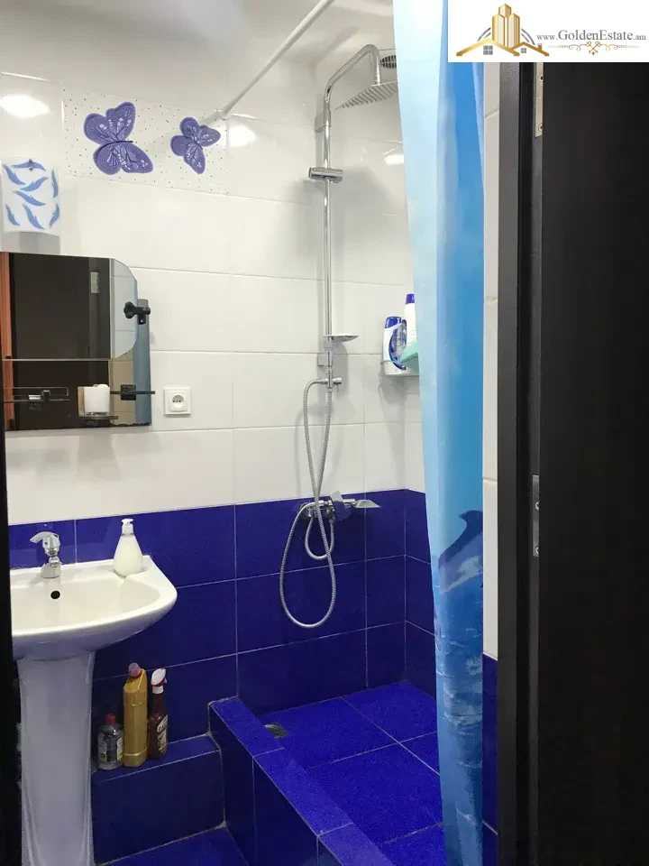 2 սենյականոց բնակարան Կիևյան փողոցի 1-ին նրբանցքում Արաբկիրում, 40 քմ, 2/5 հարկ, բարձր առաստաղներ