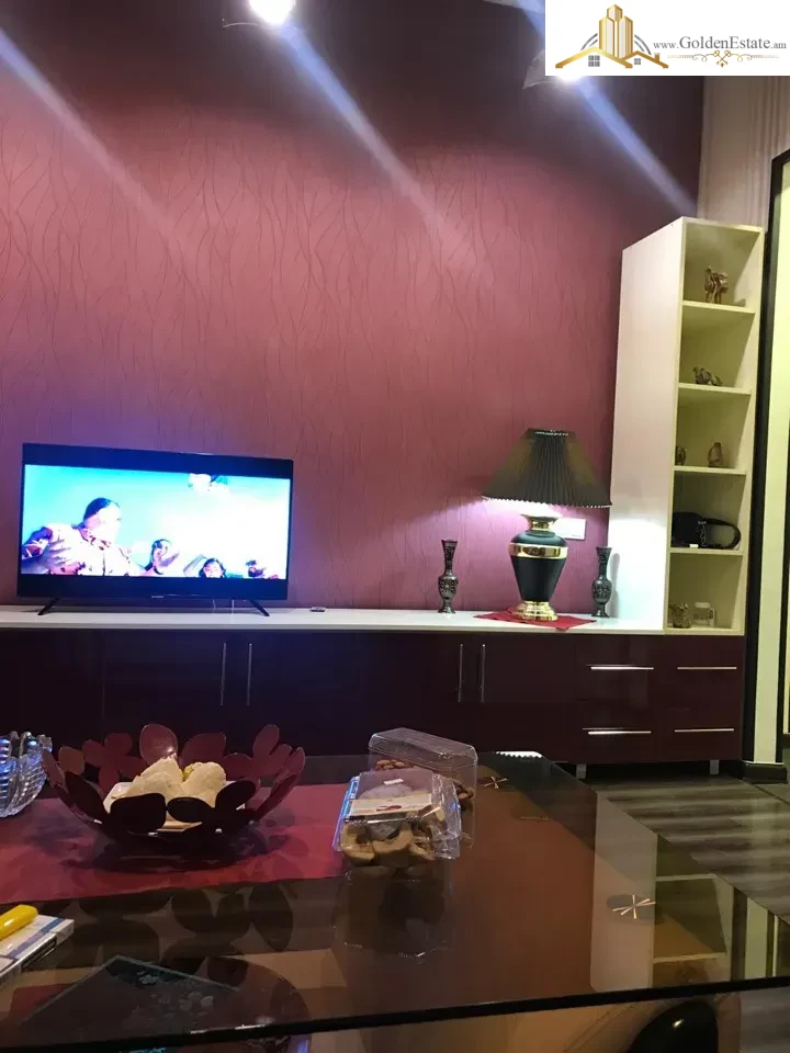 2 սենյականոց բնակարան Կիևյան փողոցի 1-ին նրբանցքում Արաբկիրում, 40 քմ, 2/5 հարկ, բարձր առաստաղներ