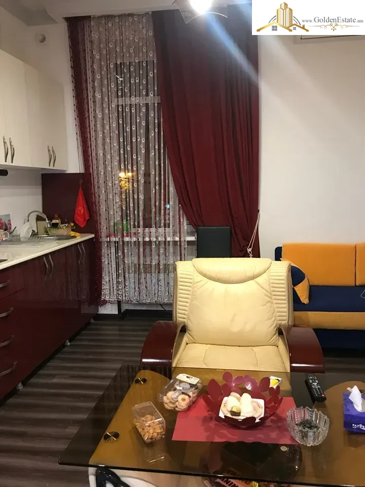 2 սենյականոց բնակարան Կիևյան փողոցի 1-ին նրբանցքում Արաբկիրում, 40 քմ, 2/5 հարկ, բարձր առաստաղներ