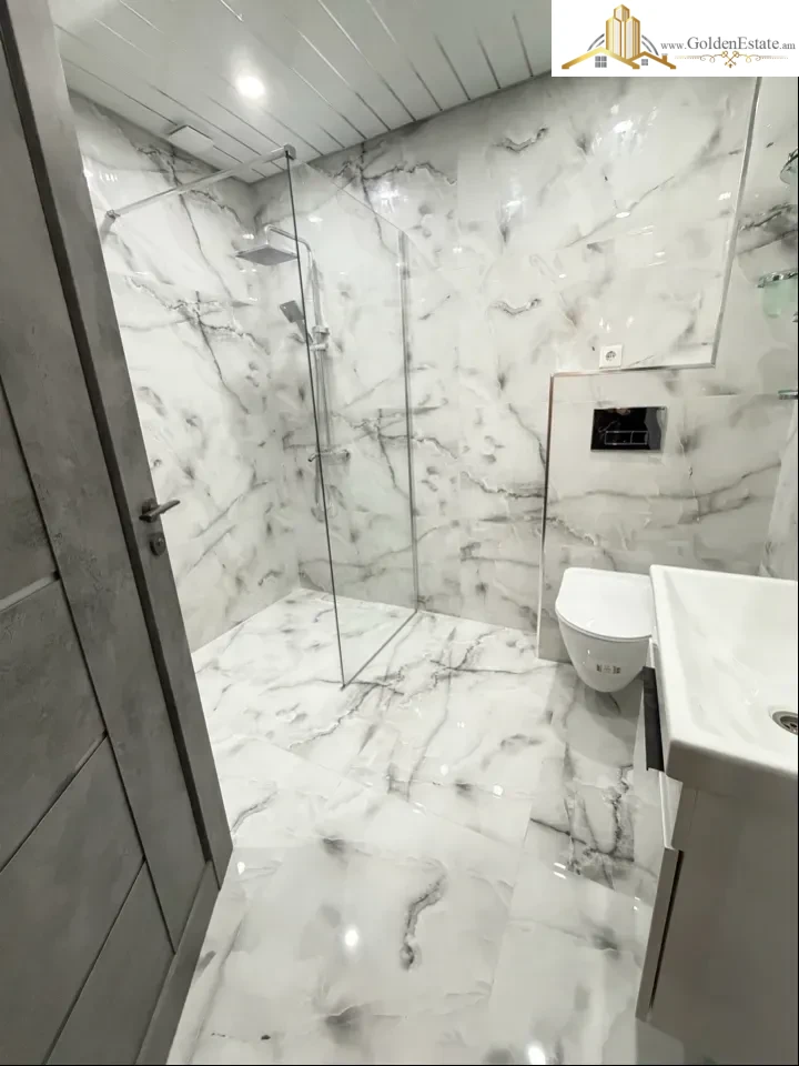 2 սենյականոց բնակարան Կոմիտասի պողոտայում Արաբկիրում, 70 քմ, 1/5 հարկ, բարձր առաստաղներ, քարե շենք