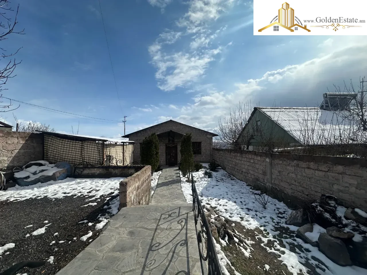 Մեկ հարկանի քարե տուն Այգեգործների փողոցում Նոր Նորքում, 135 քմ, 500 քմ հողի վրա, 2 սանհանգույց