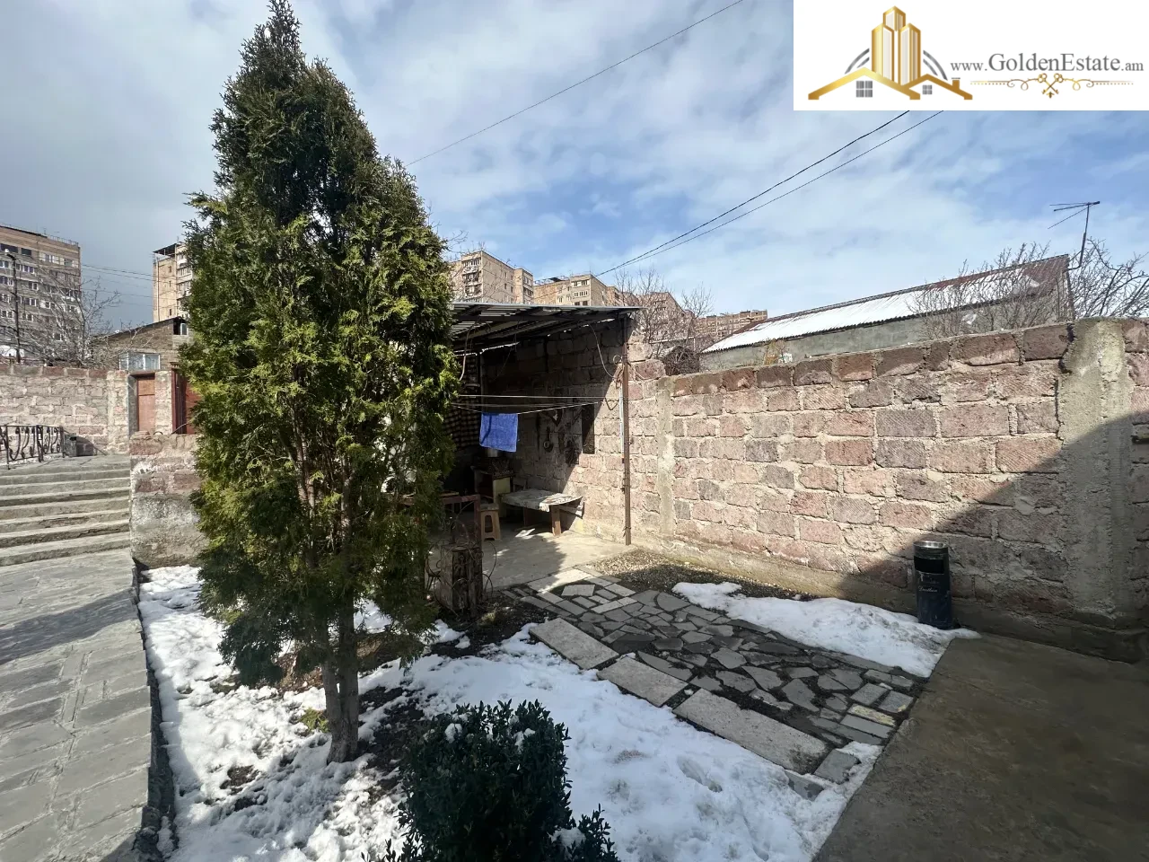 Մեկ հարկանի քարե տուն Այգեգործների փողոցում Նոր Նորքում, 135 քմ, 500 քմ հողի վրա, 2 սանհանգույց