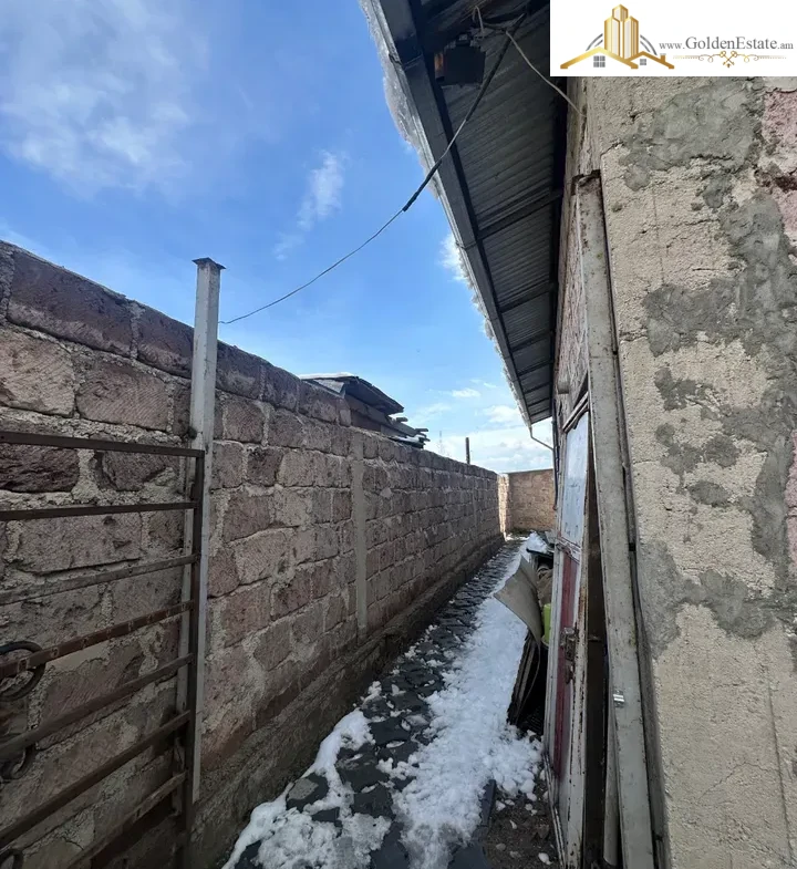 Մեկ հարկանի քարե տուն Այգեգործների փողոցում Նոր Նորքում, 135 քմ, 500 քմ հողի վրա, 2 սանհանգույց