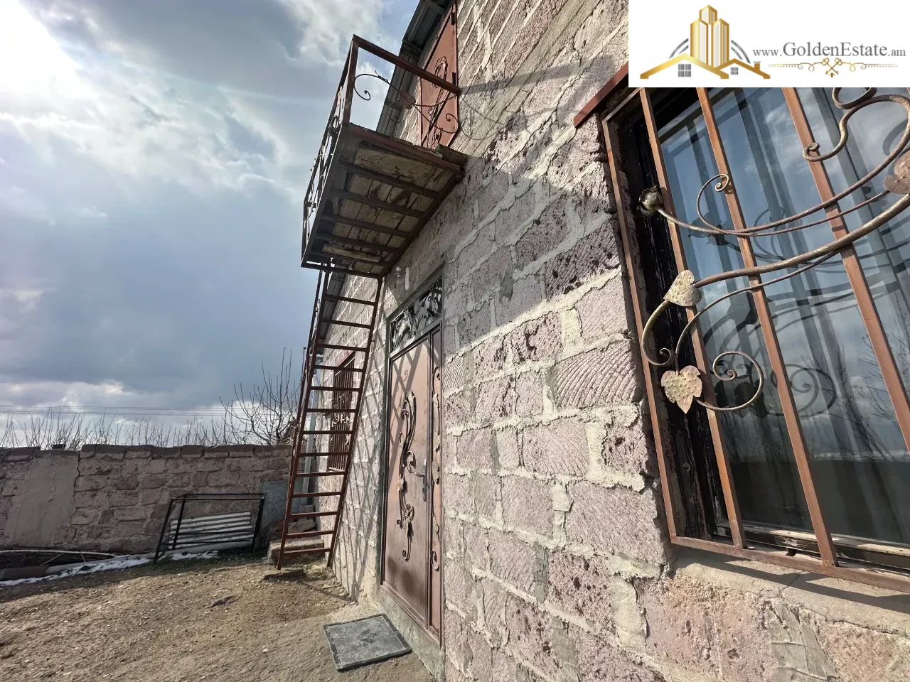 Մեկ հարկանի քարե տուն Այգեգործների փողոցում Նոր Նորքում, 135 քմ, 500 քմ հողի վրա, 2 սանհանգույց