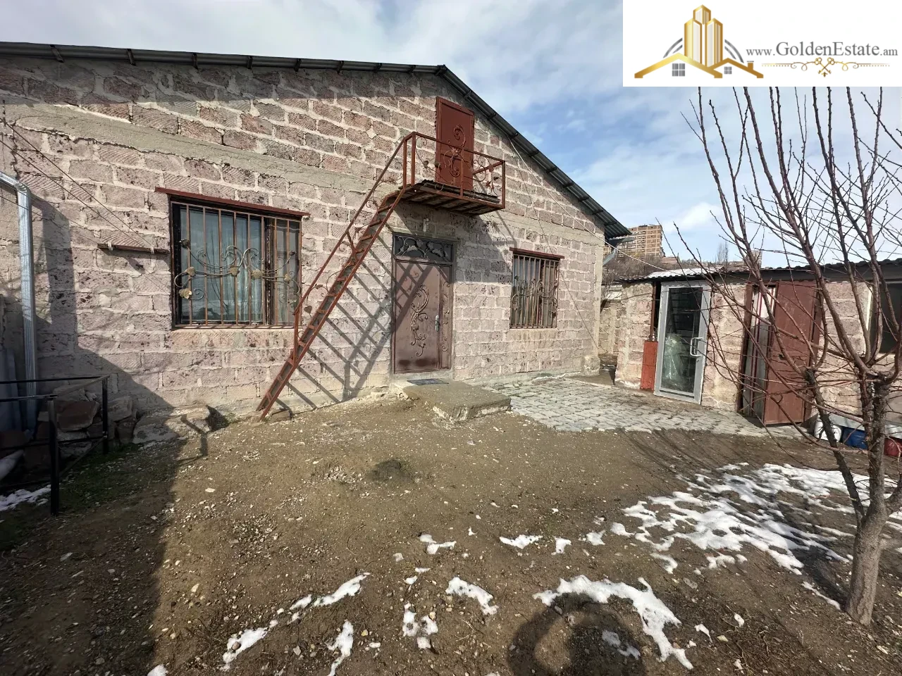 Մեկ հարկանի քարե տուն Այգեգործների փողոցում Նոր Նորքում, 135 քմ, 500 քմ հողի վրա, 2 սանհանգույց
