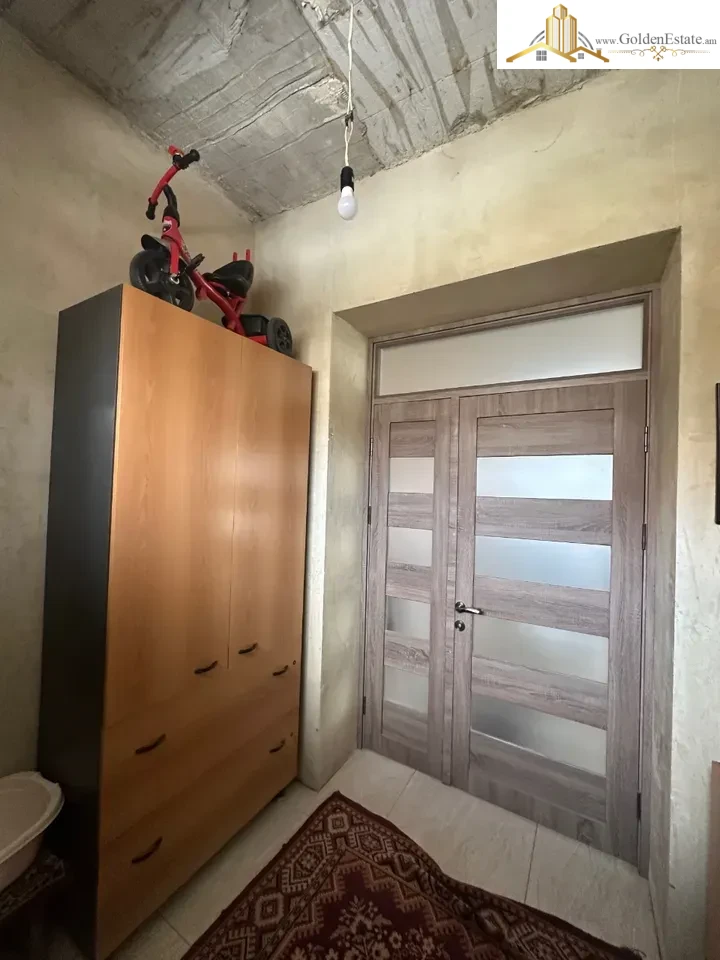 Մեկ հարկանի քարե տուն Այգեգործների փողոցում Նոր Նորքում, 135 քմ, 500 քմ հողի վրա, 2 սանհանգույց