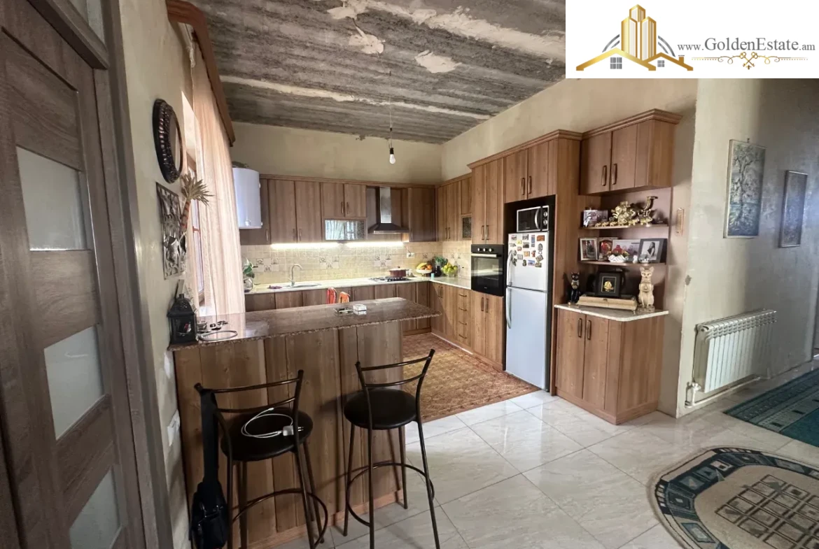 Մեկ հարկանի քարե տուն Այգեգործների փողոցում Նոր Նորքում, 135 քմ, 500 քմ հողի վրա, 2 սանհանգույց