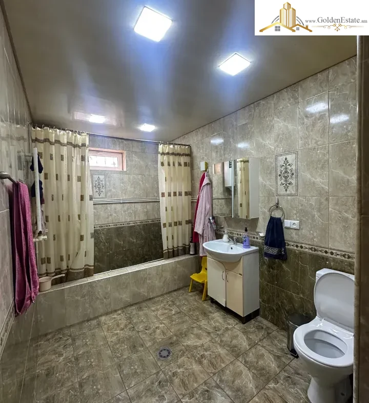 Մեկ հարկանի քարե տուն Այգեգործների փողոցում Նոր Նորքում, 135 քմ, 500 քմ հողի վրա, 2 սանհանգույց