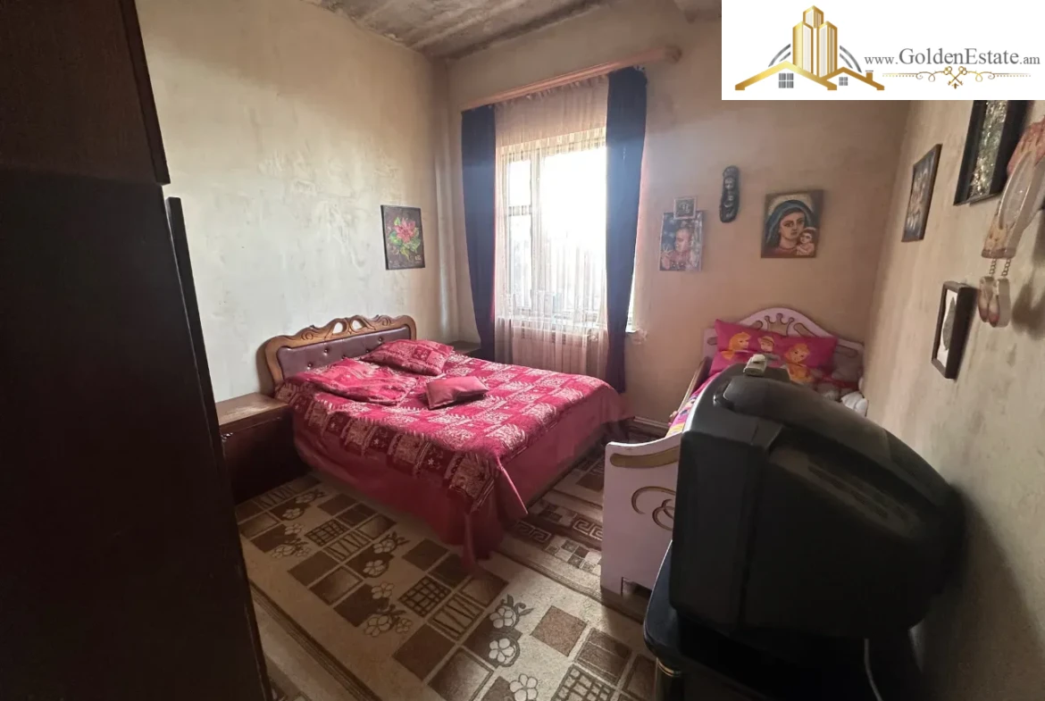 Մեկ հարկանի քարե տուն Այգեգործների փողոցում Նոր Նորքում, 135 քմ, 500 քմ հողի վրա, 2 սանհանգույց