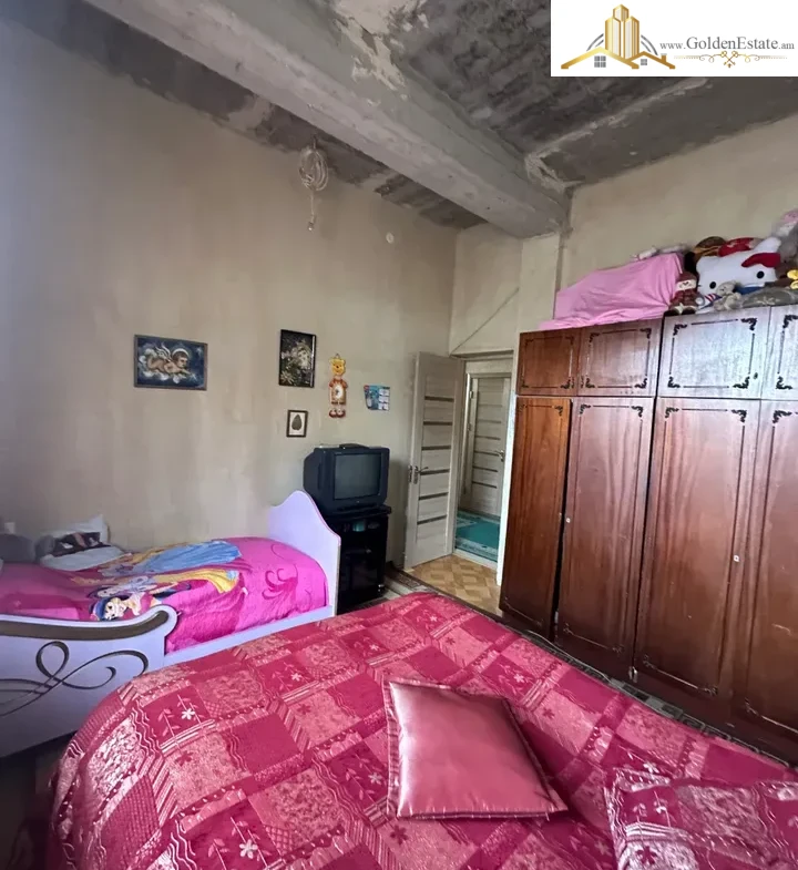 Մեկ հարկանի քարե տուն Այգեգործների փողոցում Նոր Նորքում, 135 քմ, 500 քմ հողի վրա, 2 սանհանգույց