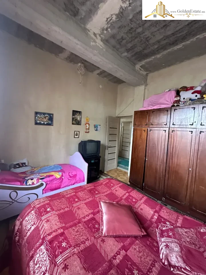 Մեկ հարկանի քարե տուն Այգեգործների փողոցում Նոր Նորքում, 135 քմ, 500 քմ հողի վրա, 2 սանհանգույց