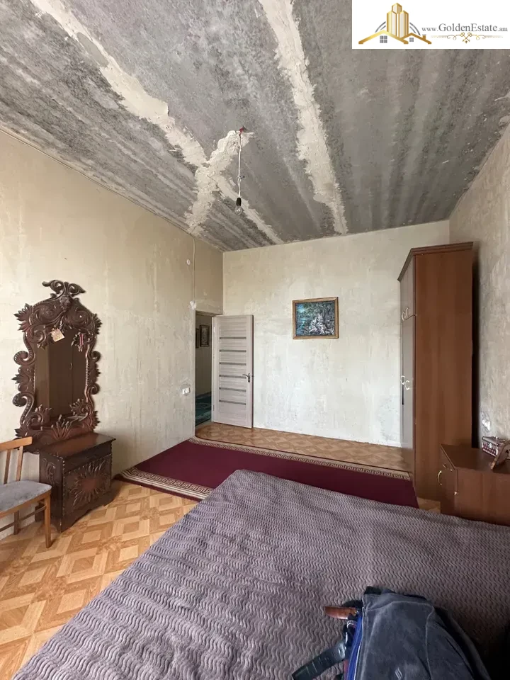 Մեկ հարկանի քարե տուն Այգեգործների փողոցում Նոր Նորքում, 135 քմ, 500 քմ հողի վրա, 2 սանհանգույց