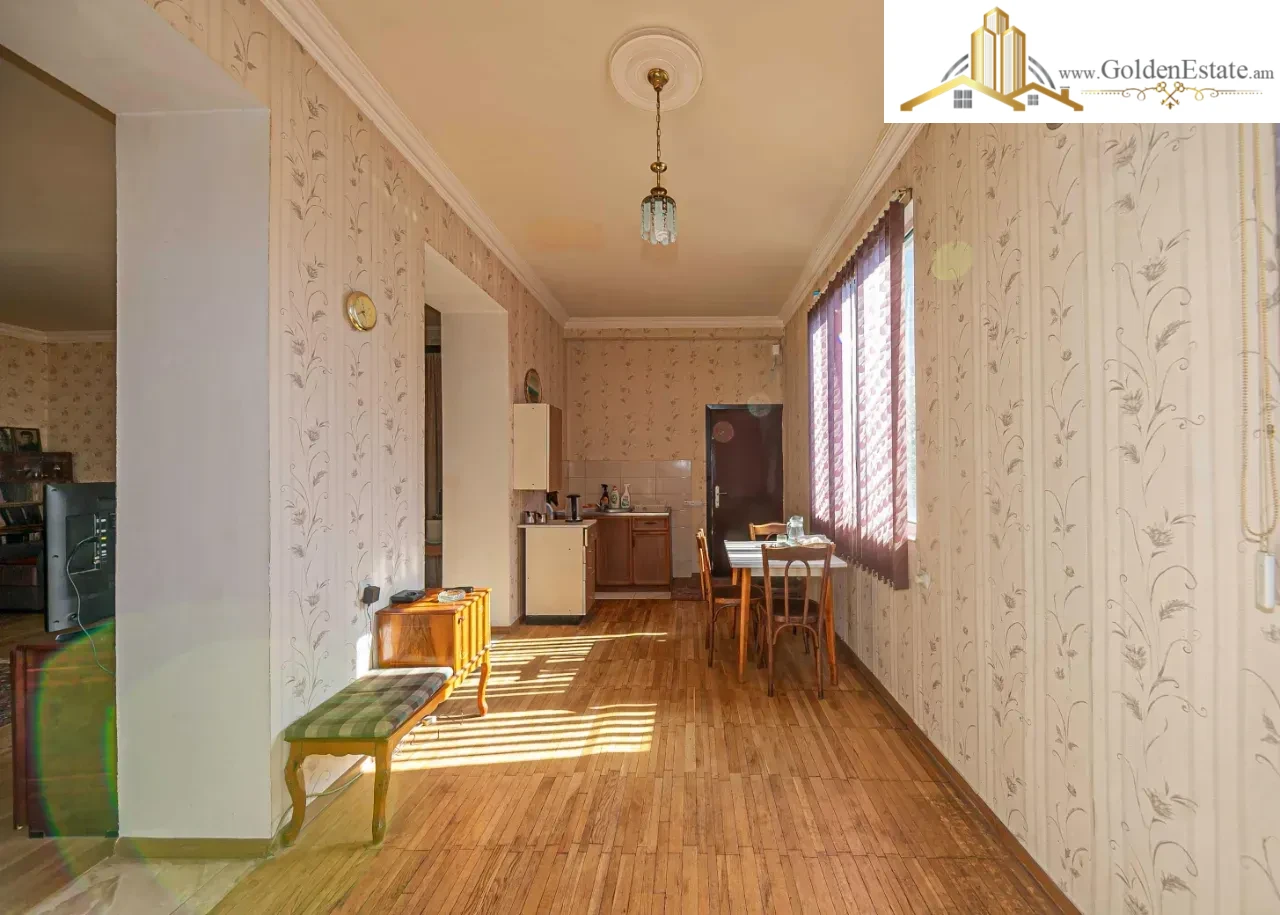 Երկու հարկանի քարե տուն Կիևյան փողոցի 2-րդ նրբանցքում Արաբկիրում, 94 քմ, 360 քմ հողի վրա