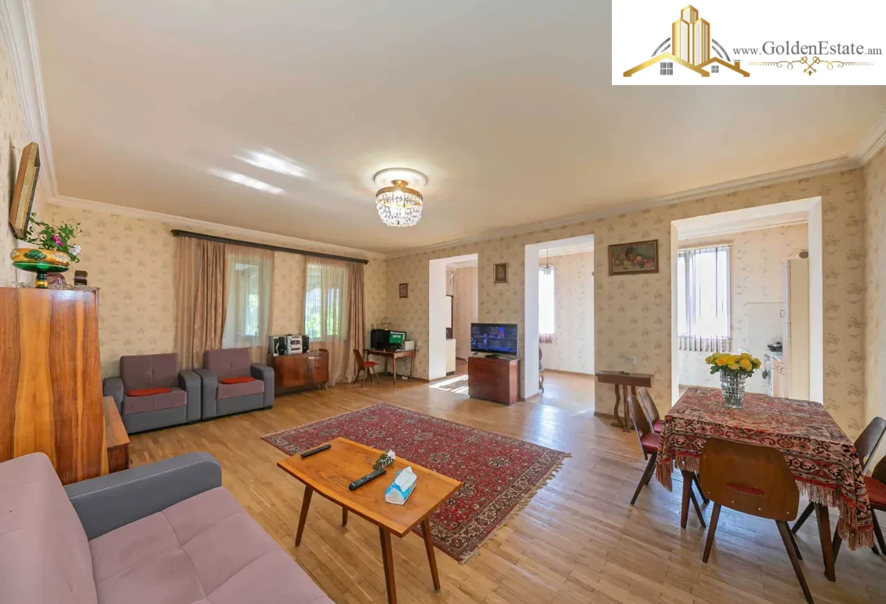 Երկու հարկանի քարե տուն Կիևյան փողոցի 2-րդ նրբանցքում Արաբկիրում, 94 քմ, 360 քմ հողի վրա