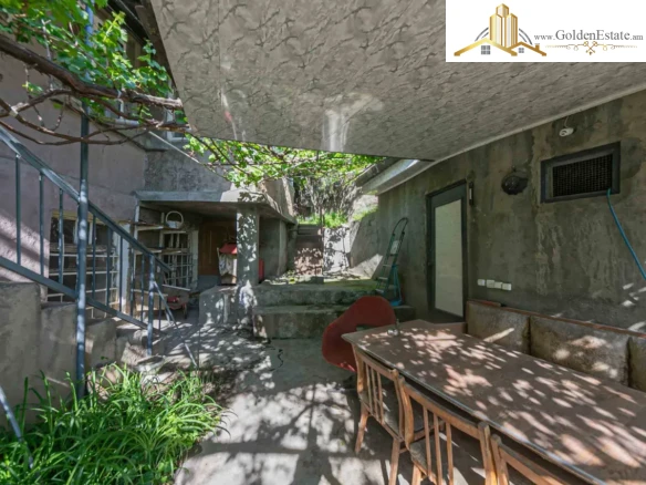 Երկու հարկանի քարե տուն Կիևյան փողոցի 2-րդ նրբանցքում Արաբկիրում, 94 քմ, 360 քմ հողի վրա