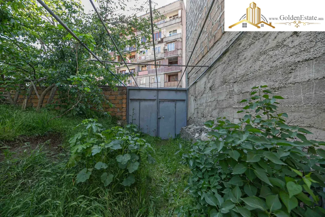 Երկու հարկանի քարե տուն Կիևյան փողոցի 2-րդ նրբանցքում Արաբկիրում, 94 քմ, 360 քմ հողի վրա