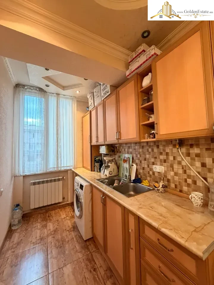 3 սենյականոց բնակարան Հրաչյա Քոչարի փողոցում Արաբկիրում, 78 քմ, 2/5 հարկ, բարձր առաստաղներ