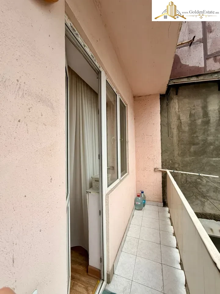 3 սենյականոց բնակարան Հրաչյա Քոչարի փողոցում Արաբկիրում, 78 քմ, 2/5 հարկ, բարձր առաստաղներ