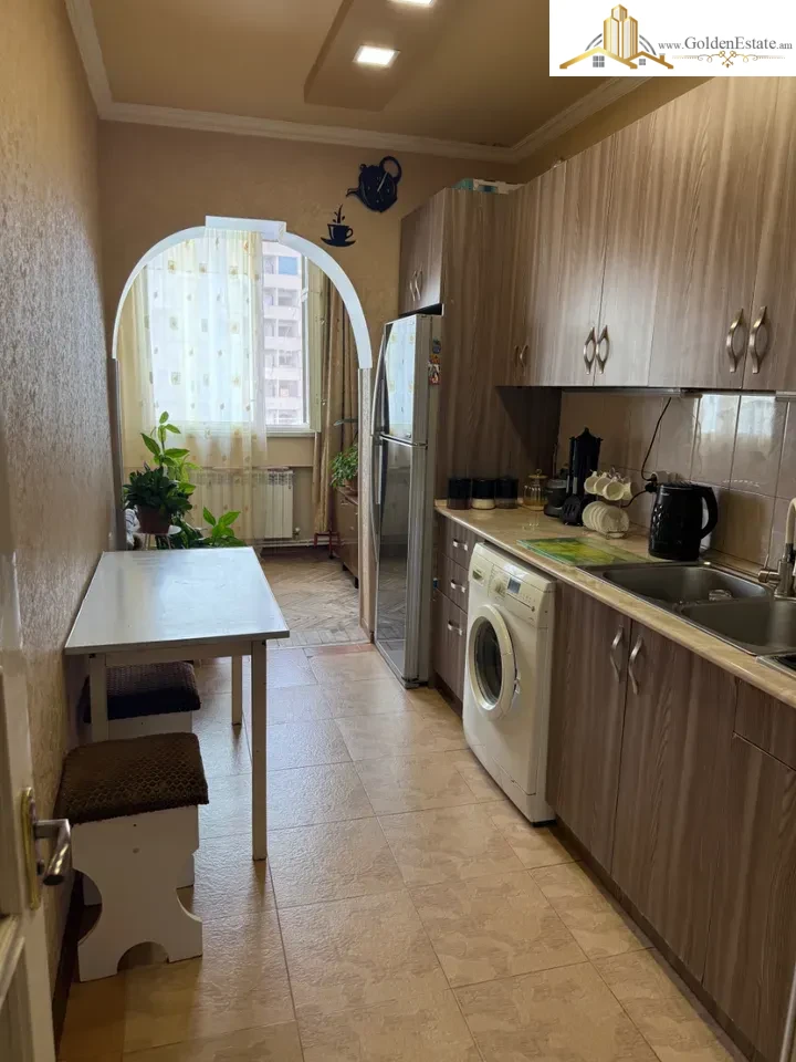 3 սենյականոց բնակարան Մայակ թաղամասում Նոր Նորքում, 76 քմ, 6/9 հարկ, բարձր առաստաղներ