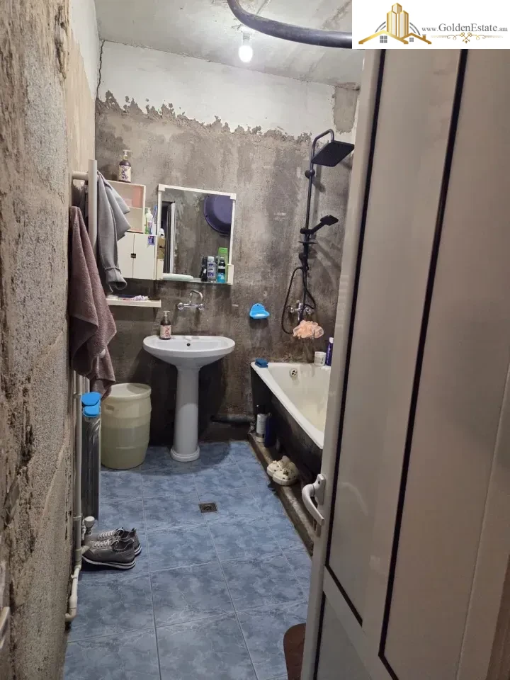 3 սենյականոց բնակարան Մայակ թաղամասում Նոր Նորքում, 76 քմ, 6/9 հարկ, բարձր առաստաղներ