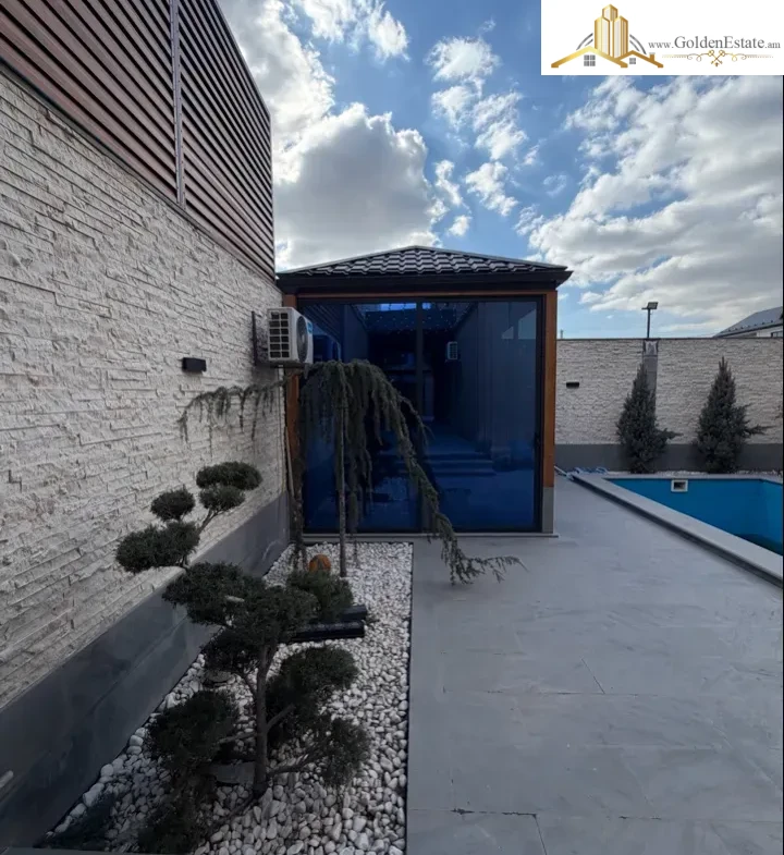 Երկու հարկանի քարե տուն, Զովունի գյուղ Դավթաշենում, 100 քմ, 300 քմ հողի վրա, 2 սանհանգույց