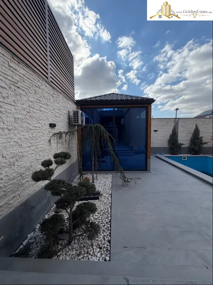 Երկու հարկանի քարե տուն, Զովունի գյուղ Դավթաշենում, 100 քմ, 300 քմ հողի վրա, 2 սանհանգույց