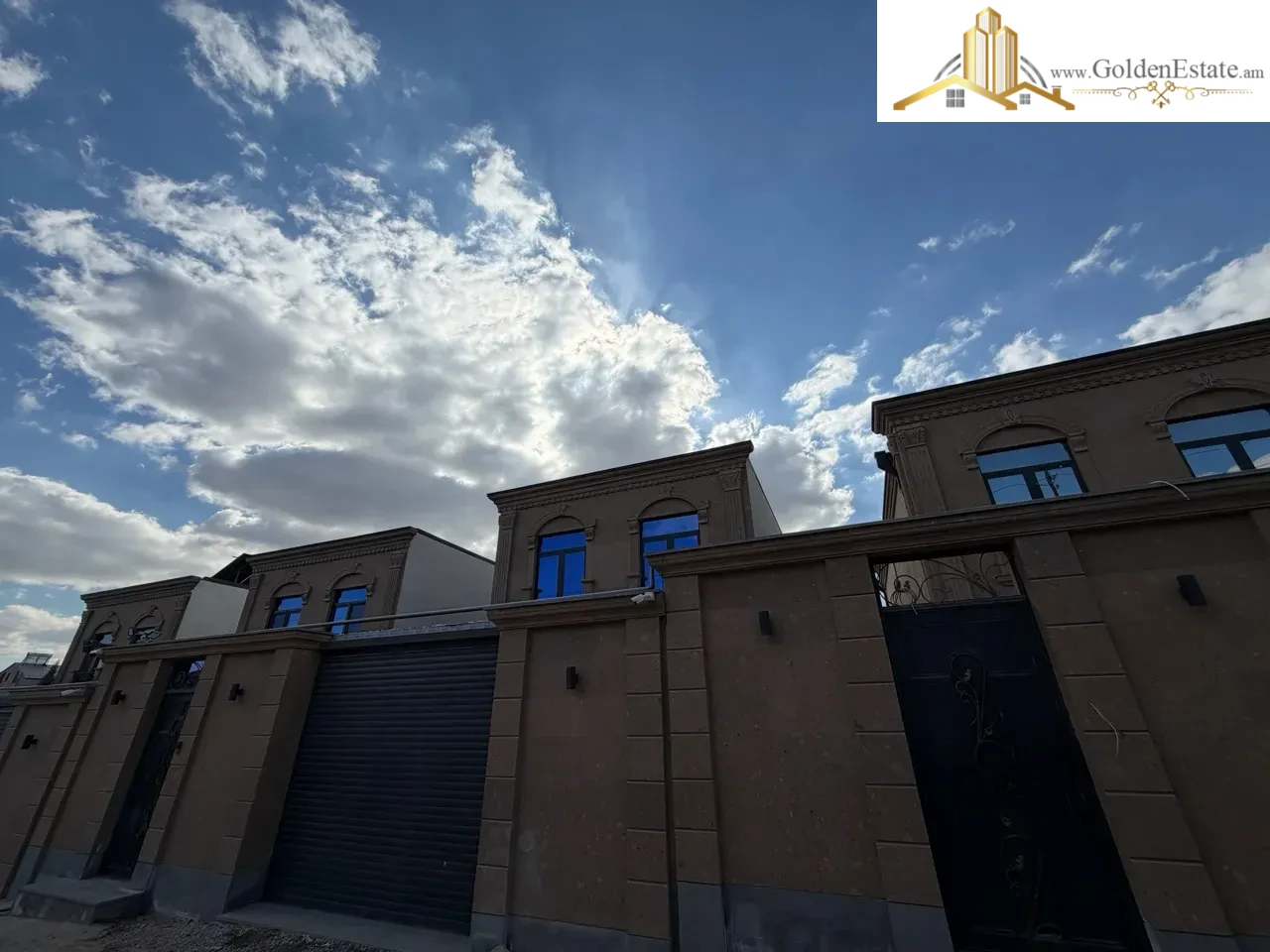 Երկու հարկանի քարե տուն, Զովունի գյուղ Դավթաշենում, 100 քմ, 300 քմ հողի վրա, 2 սանհանգույց