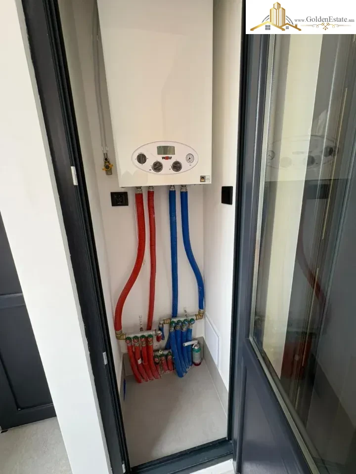 3 սենյականոց բնակարան Մոլդովական փողոցում Նոր Նորքում, 99 քմ, 2/5 հարկ, 2 սանհանգույց