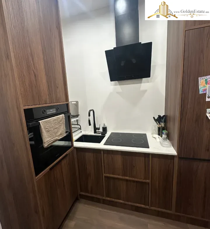 3 սենյականոց բնակարան նորակառույց շենքում Մամիկոնյանց փողոցում Արաբկիրում, 98 քմ, 8/12 հարկ