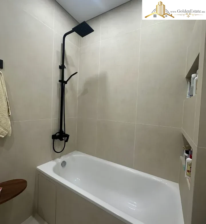 3 սենյականոց բնակարան նորակառույց շենքում Մամիկոնյանց փողոցում Արաբկիրում, 98 քմ, 8/12 հարկ