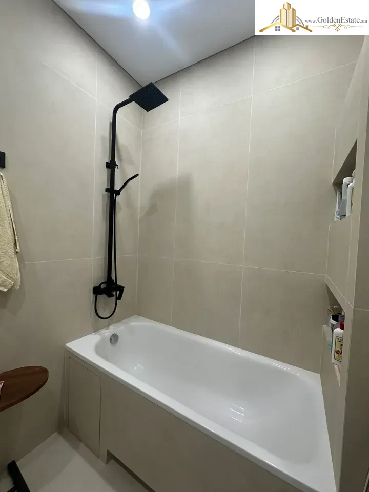 3 սենյականոց բնակարան նորակառույց շենքում Մամիկոնյանց փողոցում Արաբկիրում, 98 քմ, 8/12 հարկ