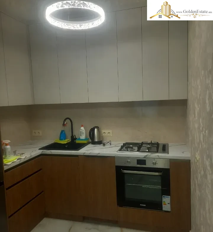 3 սենյականոց բնակարան նորակառույց շենքում Գրիբոյեդովի փողոցում Արաբկիրում, 70 քմ, 9/14 հարկ