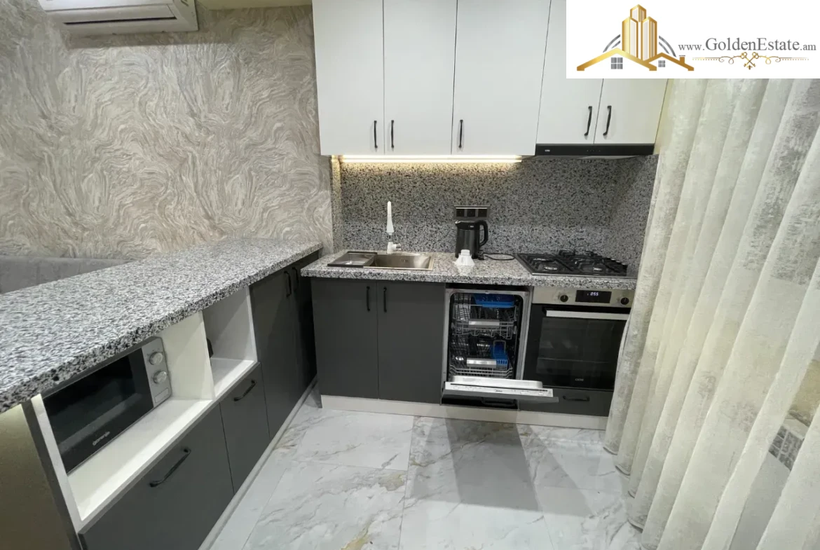 3 սենյականոց բնակարան Միքայել Չայլախյան փողոցում կենտրոնում, 67 քմ, 3/10 հարկ, բարձր առաստաղներ