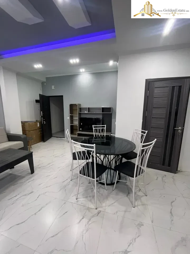 3 սենյականոց բնակարան նորակառույց շենքում Մուրացանի փողոցում Էրեբունիում, 63 քմ, նախավերջին հարկ