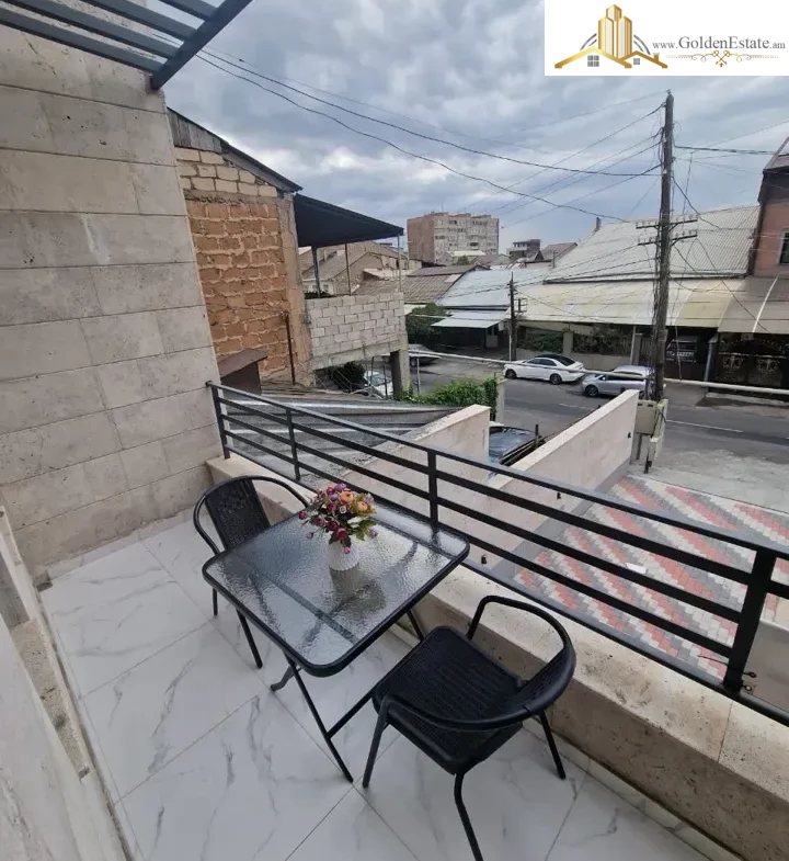 3 սենյականոց բնակարան նորակառույց շենքում Մուրացանի փողոցում Էրեբունիում, 63 քմ, նախավերջին հարկ