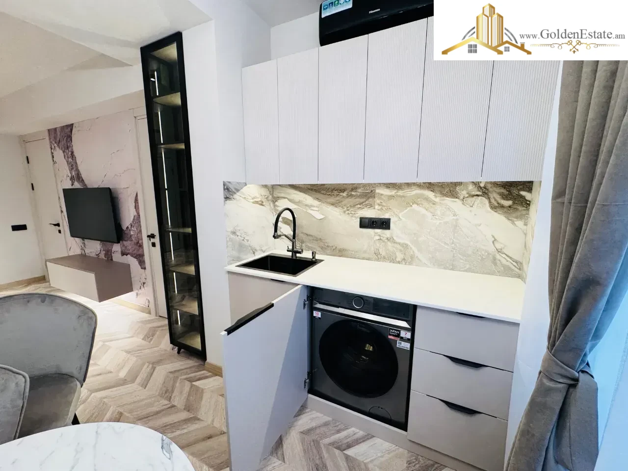 2 սենյականոց բնակարան նորակառույց շենքում Օրբելի եղբայրների փողոցում կենտրոնում, 42 քմ, 4/8 հարկ