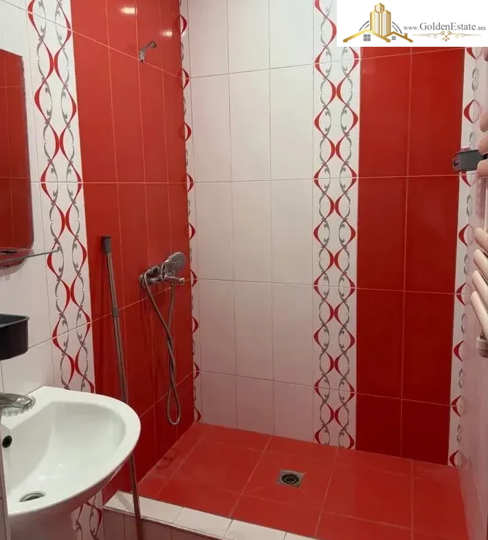 3 սենյականոց բնակարան նորակառույց շենքում Ադոնցի փողոցում Արաբկիրում, 80 քմ, 10/14 հարկ