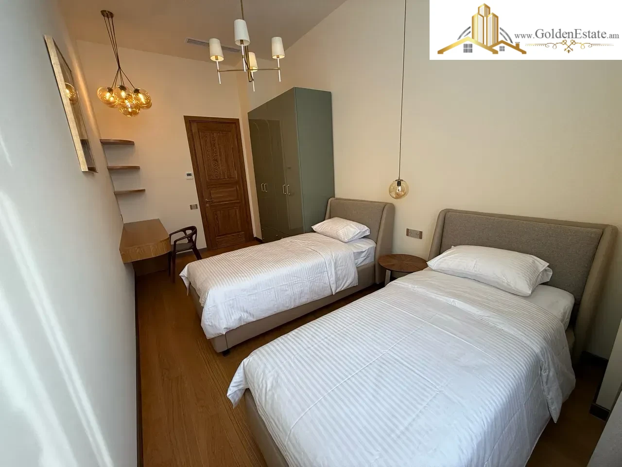 3 սենյականոց բնակարան նորակառույց շենքում Ռոստոմի փողոցում կենտրոնում, 76 քմ, բարձր առաստաղներ