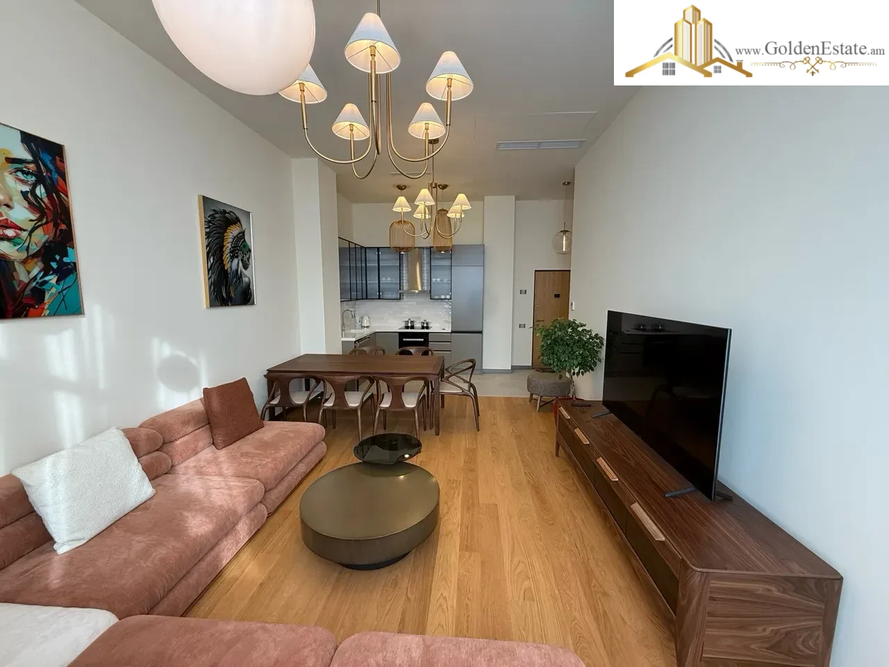 3 սենյականոց բնակարան նորակառույց շենքում Ռոստոմի փողոցում կենտրոնում, 76 քմ, բարձր առաստաղներ