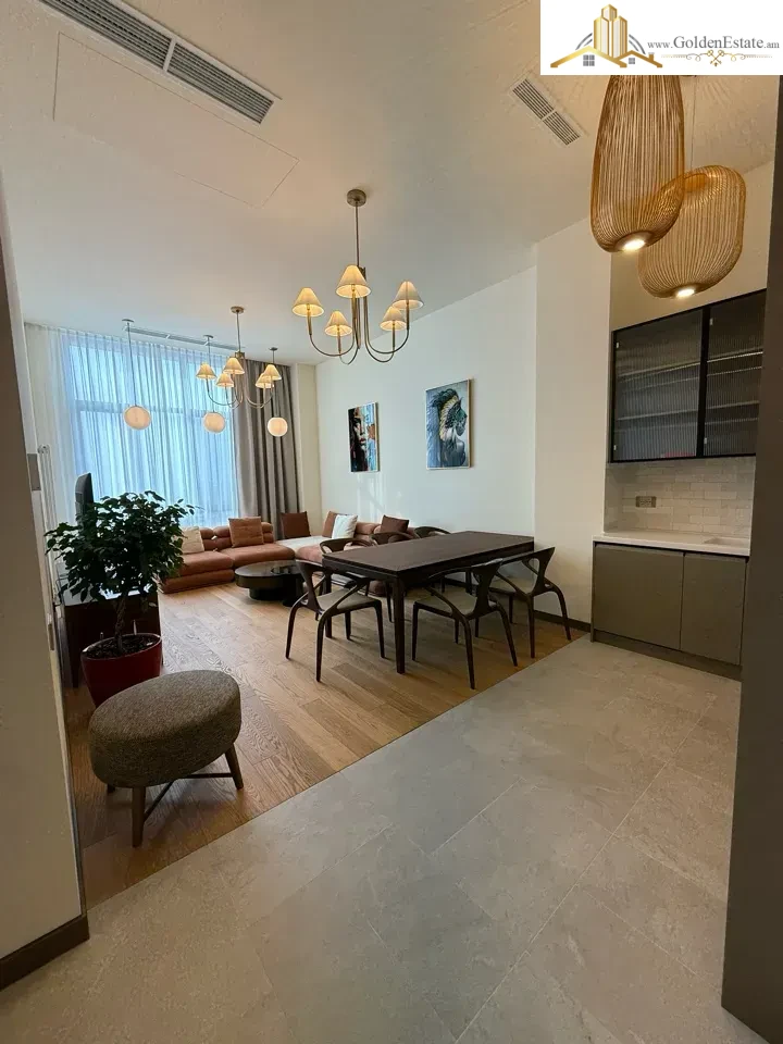 3 սենյականոց բնակարան նորակառույց շենքում Ռոստոմի փողոցում կենտրոնում, 76 քմ, բարձր առաստաղներ