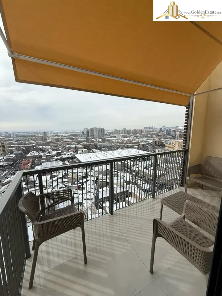 3 սենյականոց բնակարան նորակառույց շենքում Ռոստոմի փողոցում կենտրոնում, 76 քմ, բարձր առաստաղներ