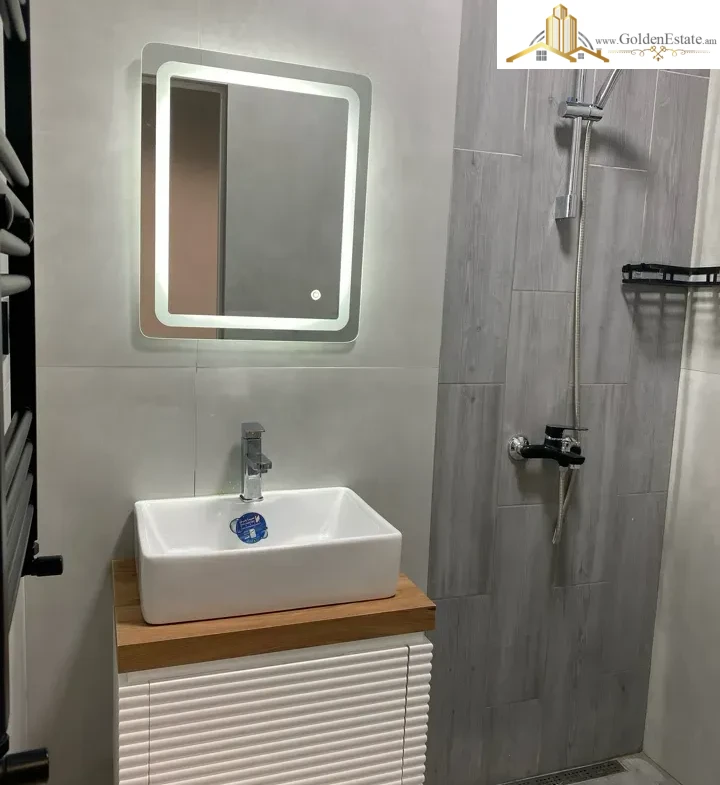 2 սենյականոց բնակարան Զաքարիա Քանաքեռցու փողոցի 6-րդ նրբանցքում Քանաքեռ-Զեյթունում, 36 քմ